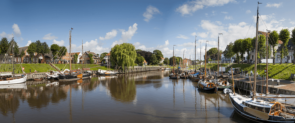 Blick in die Hafeneinfahrt von Carolinensiel